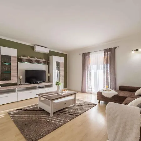 Holiday Privlaka Zadar Riviera 33688 Ferienhaus *
