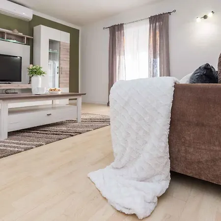 Holiday Privlaka Zadar Riviera 33688 Ferienhaus